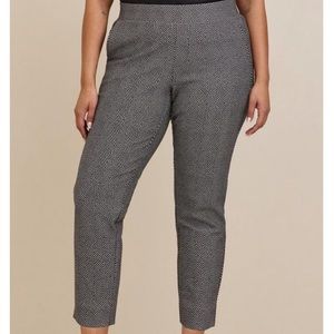 PULL-ON RELAXED TAPER STUDIO LUXE PONTE HIGH-RISE PANT
